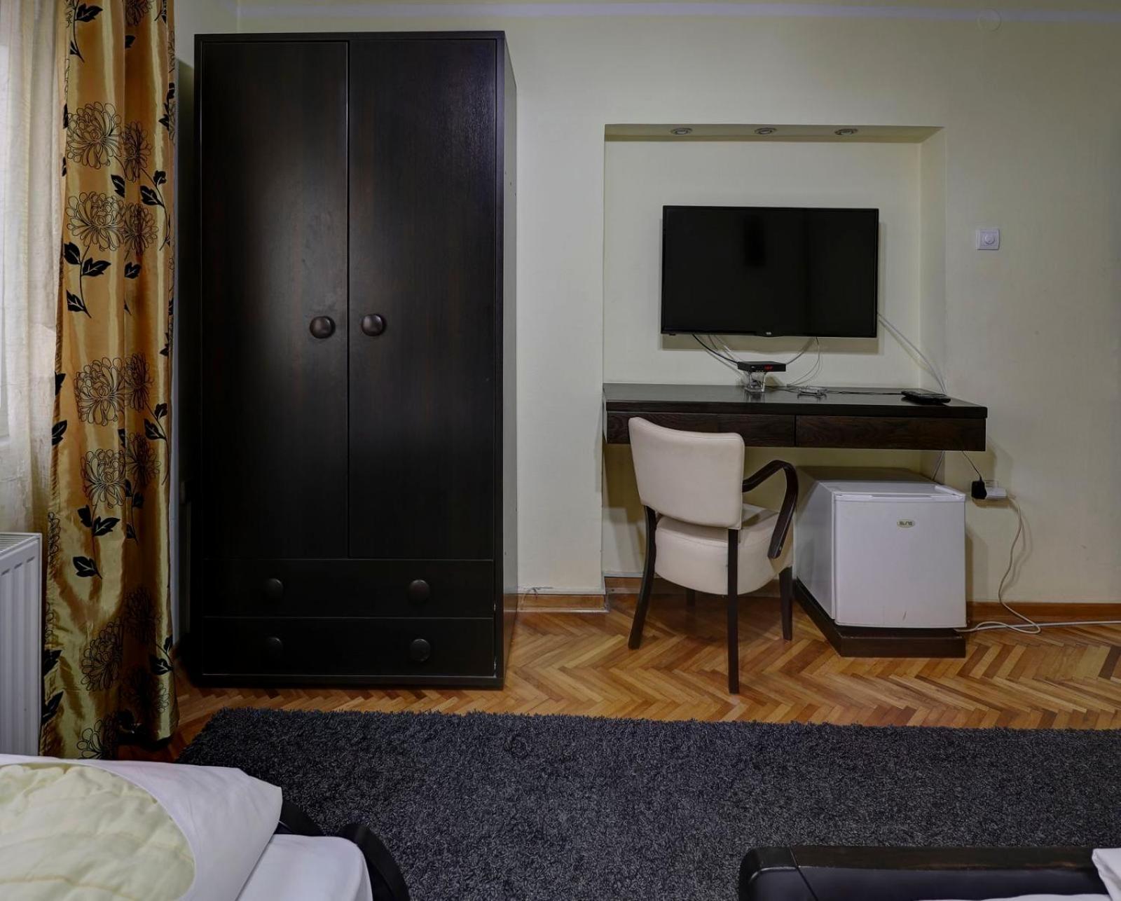 Hotel Perla Ldm Leskovac Лесковац Екстериор снимка